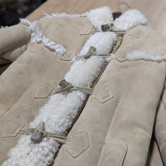 CHARITY FUNDRAISER - Authentic lambskin women's coat size small / medium - Picture 5 of 17
